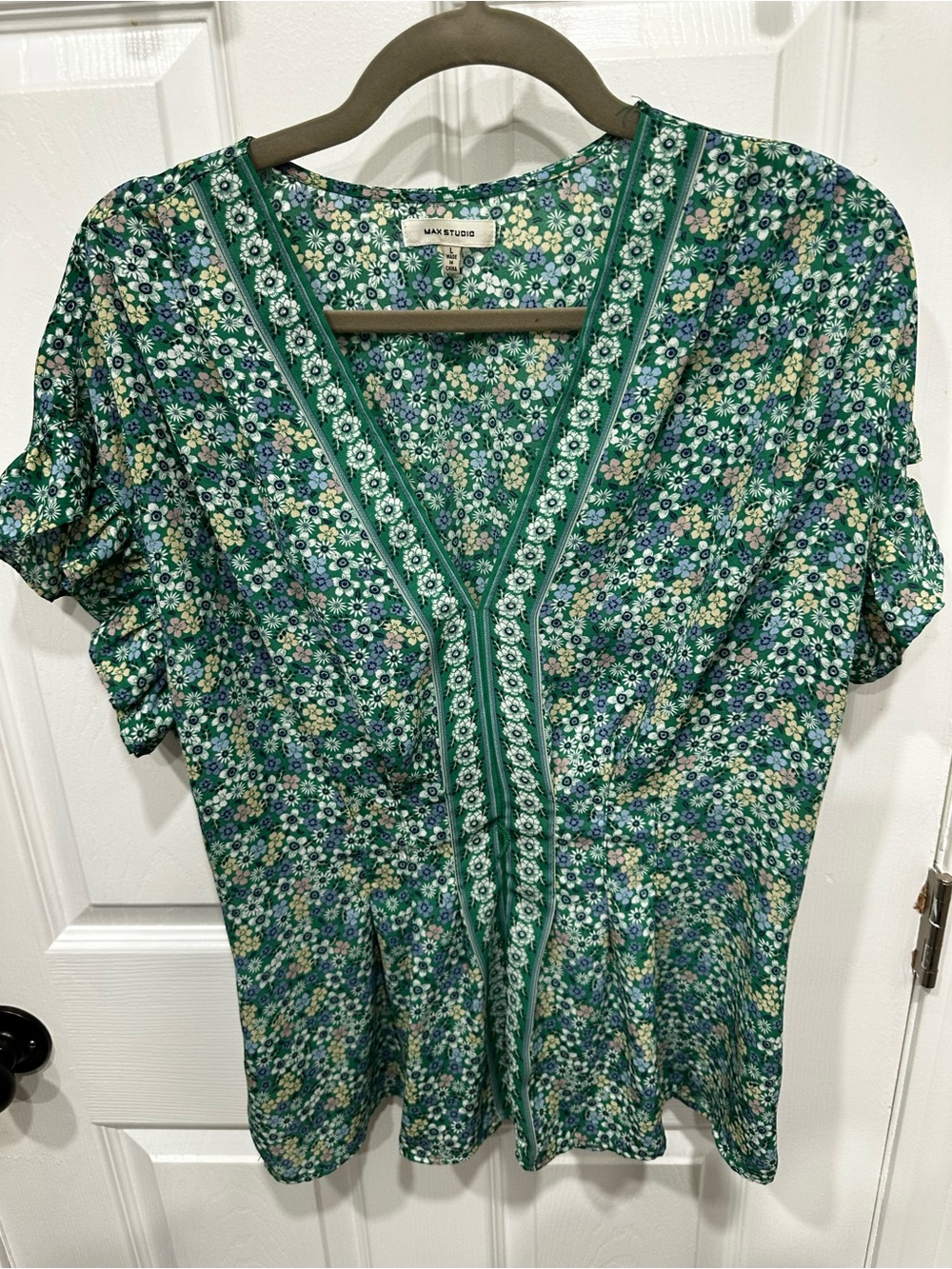 Max Studio Green Floral V-Neck Peasant Blouse